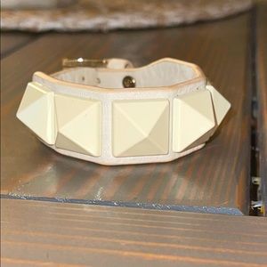 Cream stud bracelet